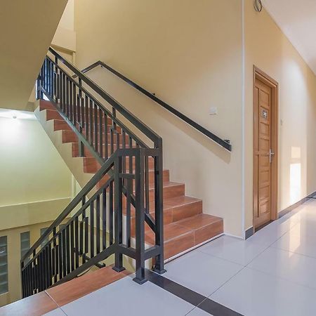 Reddoorz Plus Near Syamsudin Noor Airport 3 Banjarbaru Extérieur photo