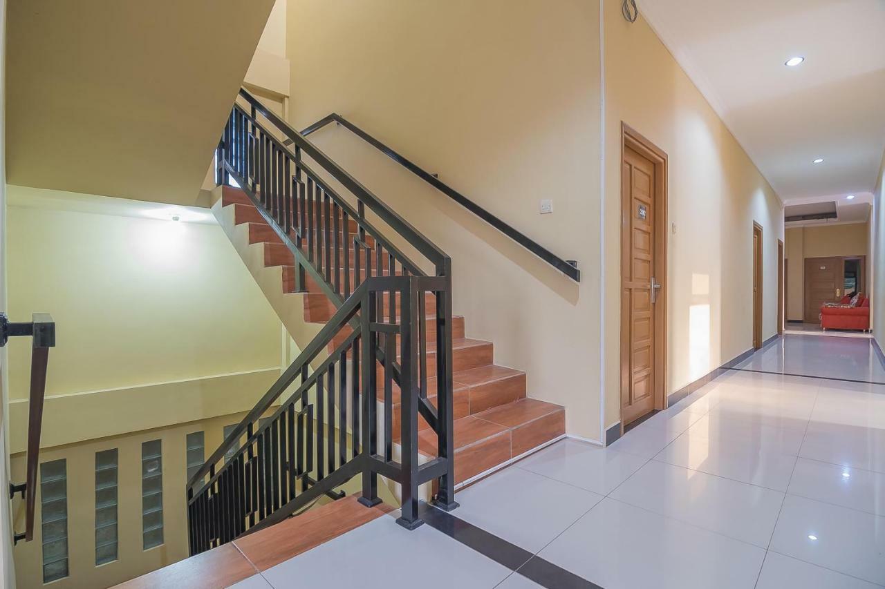 Reddoorz Plus Near Syamsudin Noor Airport 3 Banjarbaru Extérieur photo