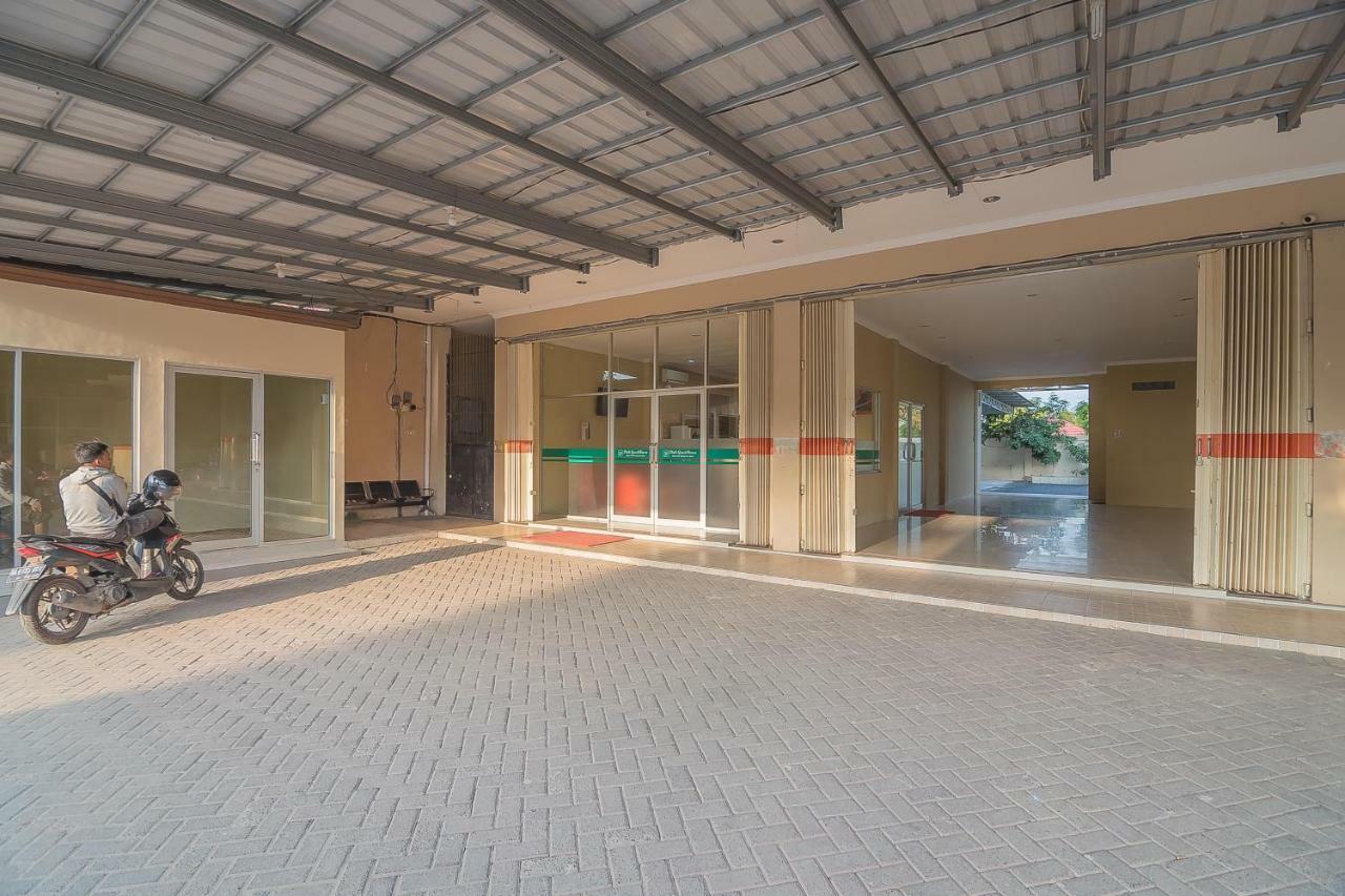 Reddoorz Plus Near Syamsudin Noor Airport 3 Banjarbaru Extérieur photo
