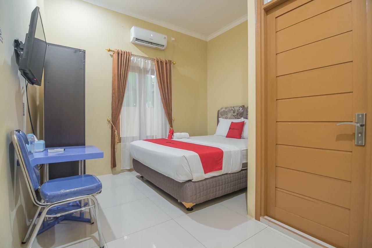 Reddoorz Plus Near Syamsudin Noor Airport 3 Banjarbaru Extérieur photo