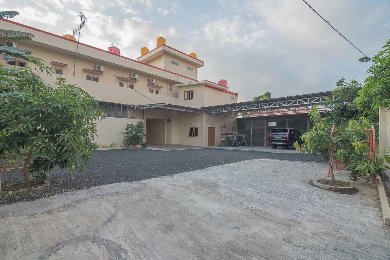Reddoorz Plus Near Syamsudin Noor Airport 3 Banjarbaru Extérieur photo