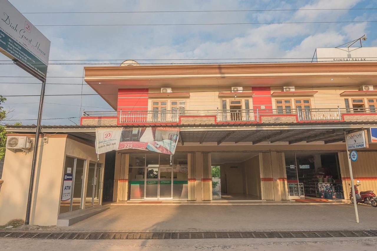Reddoorz Plus Near Syamsudin Noor Airport 3 Banjarbaru Extérieur photo